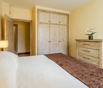 23_13_Bedroom2