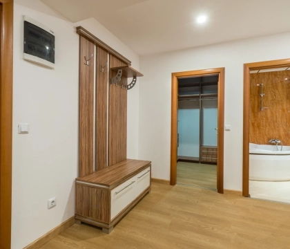 39_4_EntranceHall