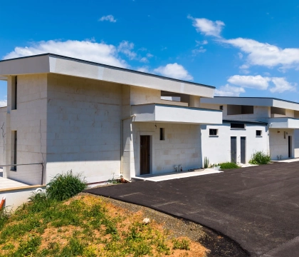 Maxi-Sani-Villas-HouseParking