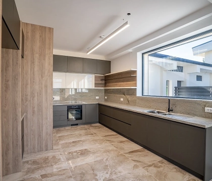Maxi_Sani_example_House
