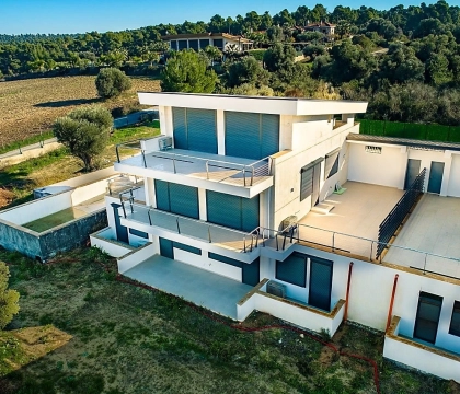 Maxi_Sani_Houses